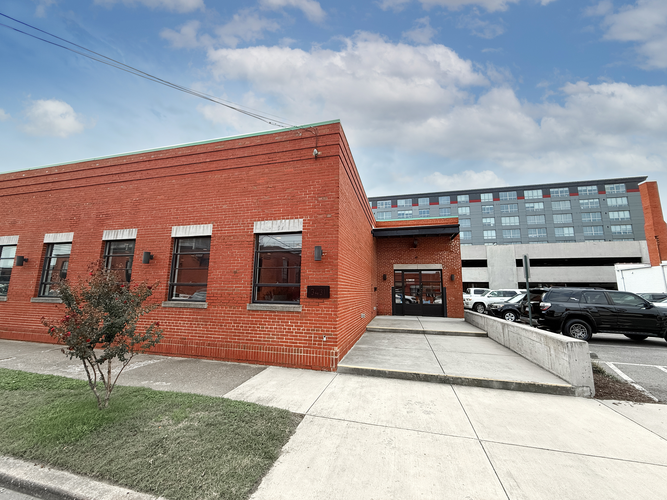 3425 W. Leigh Street image