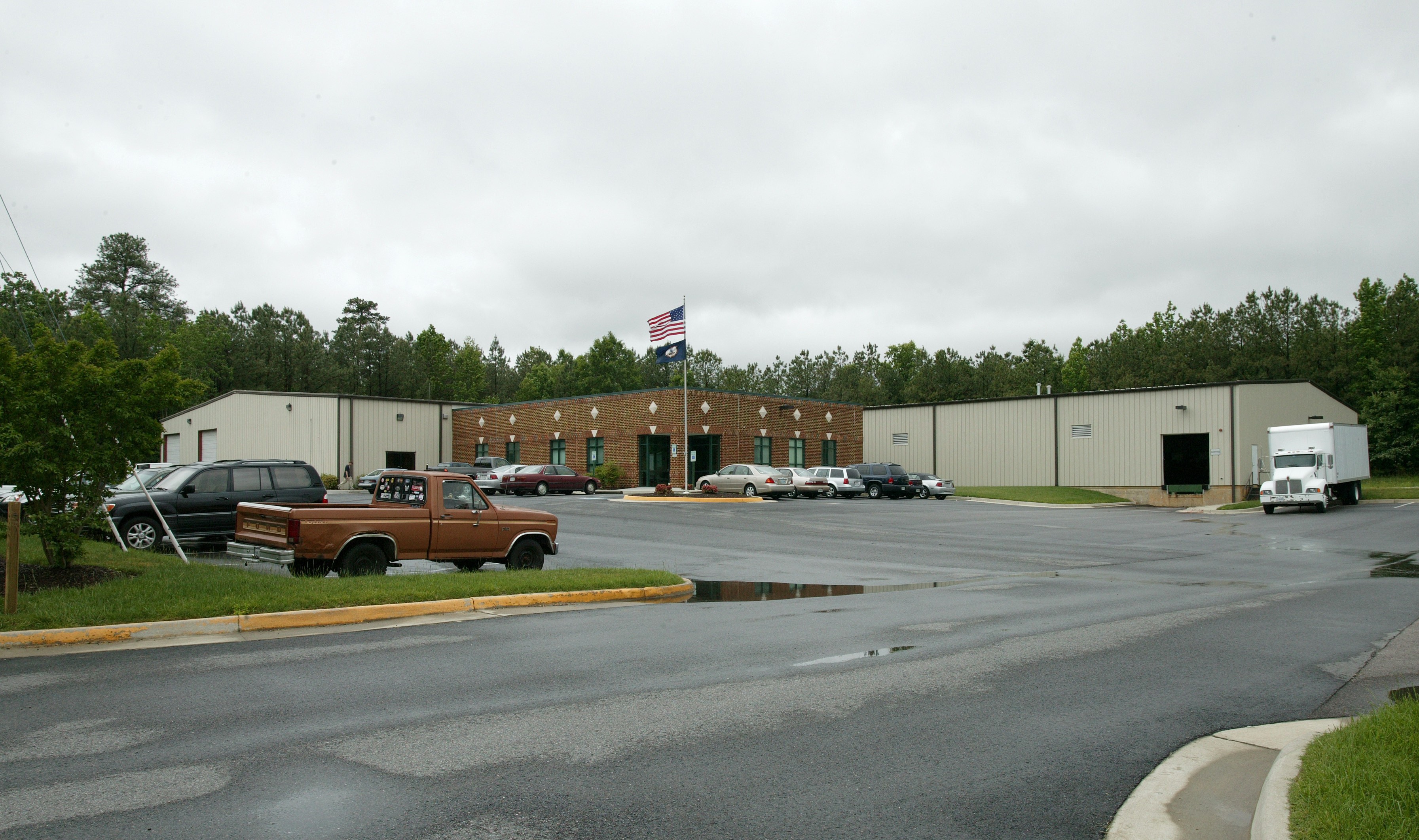 9500 Burge Ave image