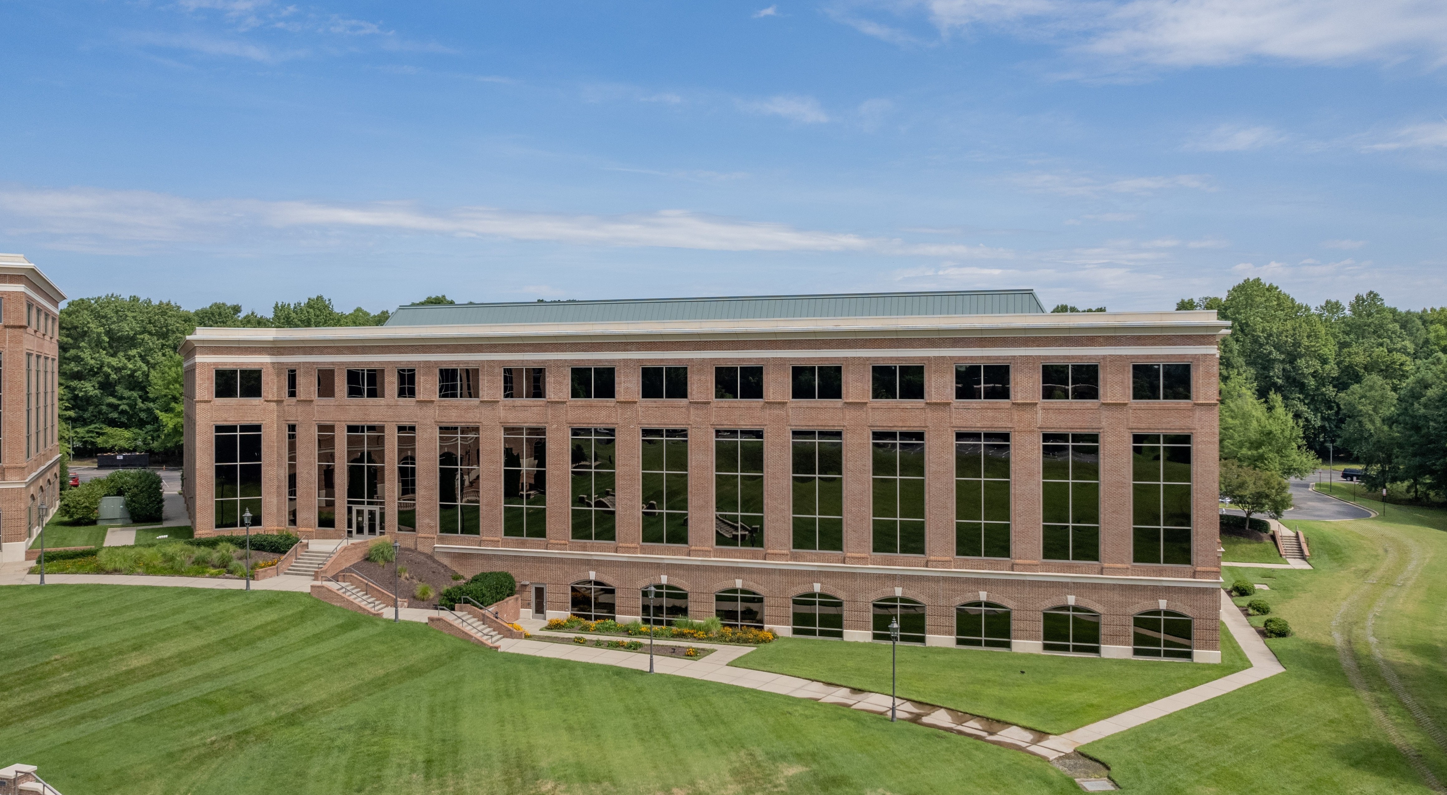 North Shore Commons II image
