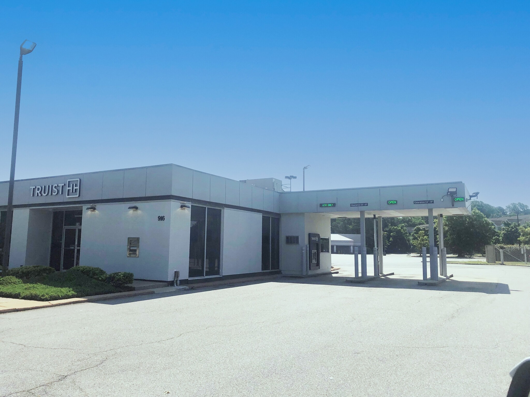 Indian River Shopping Center image