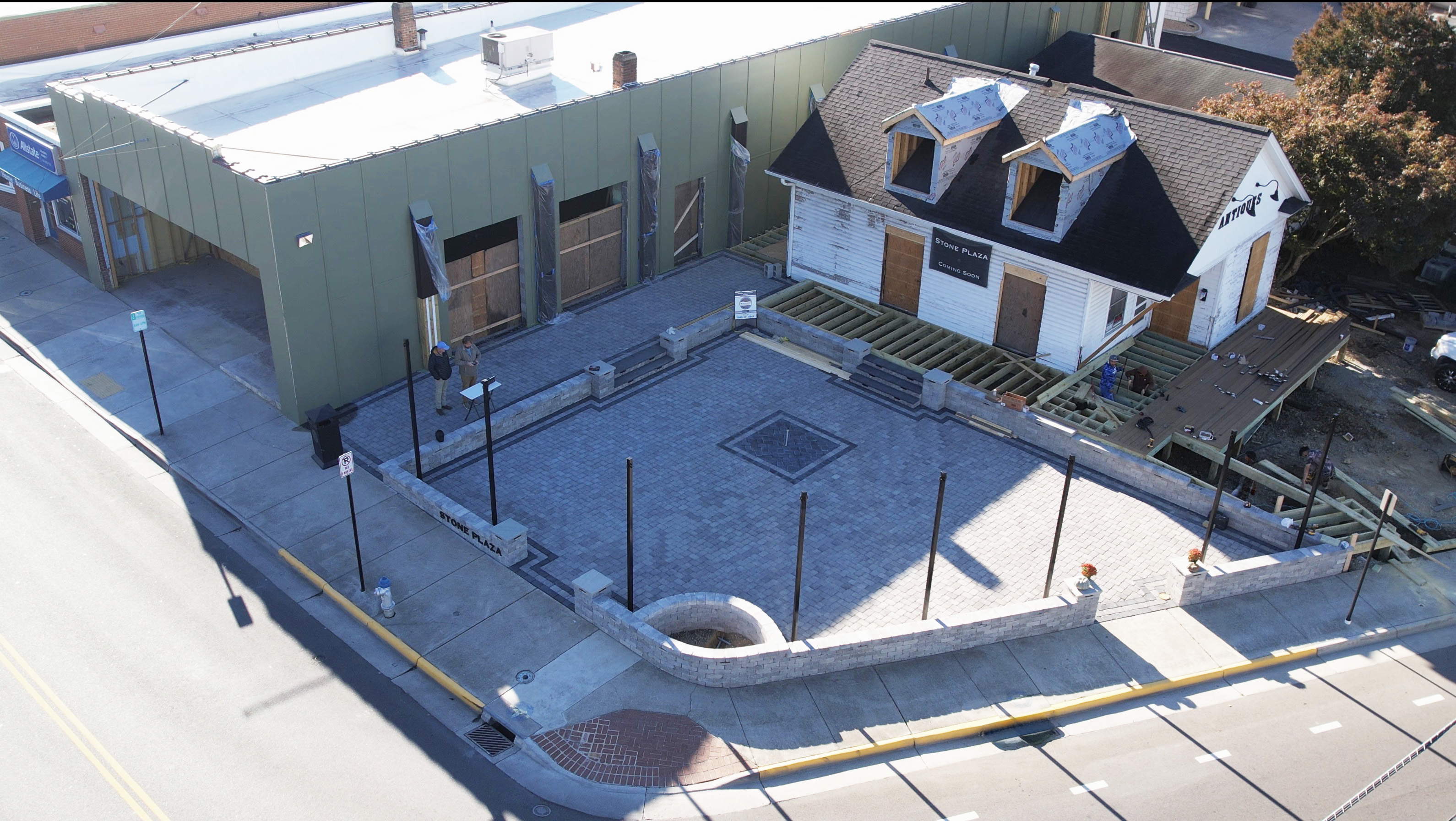 West Lee Avenue image