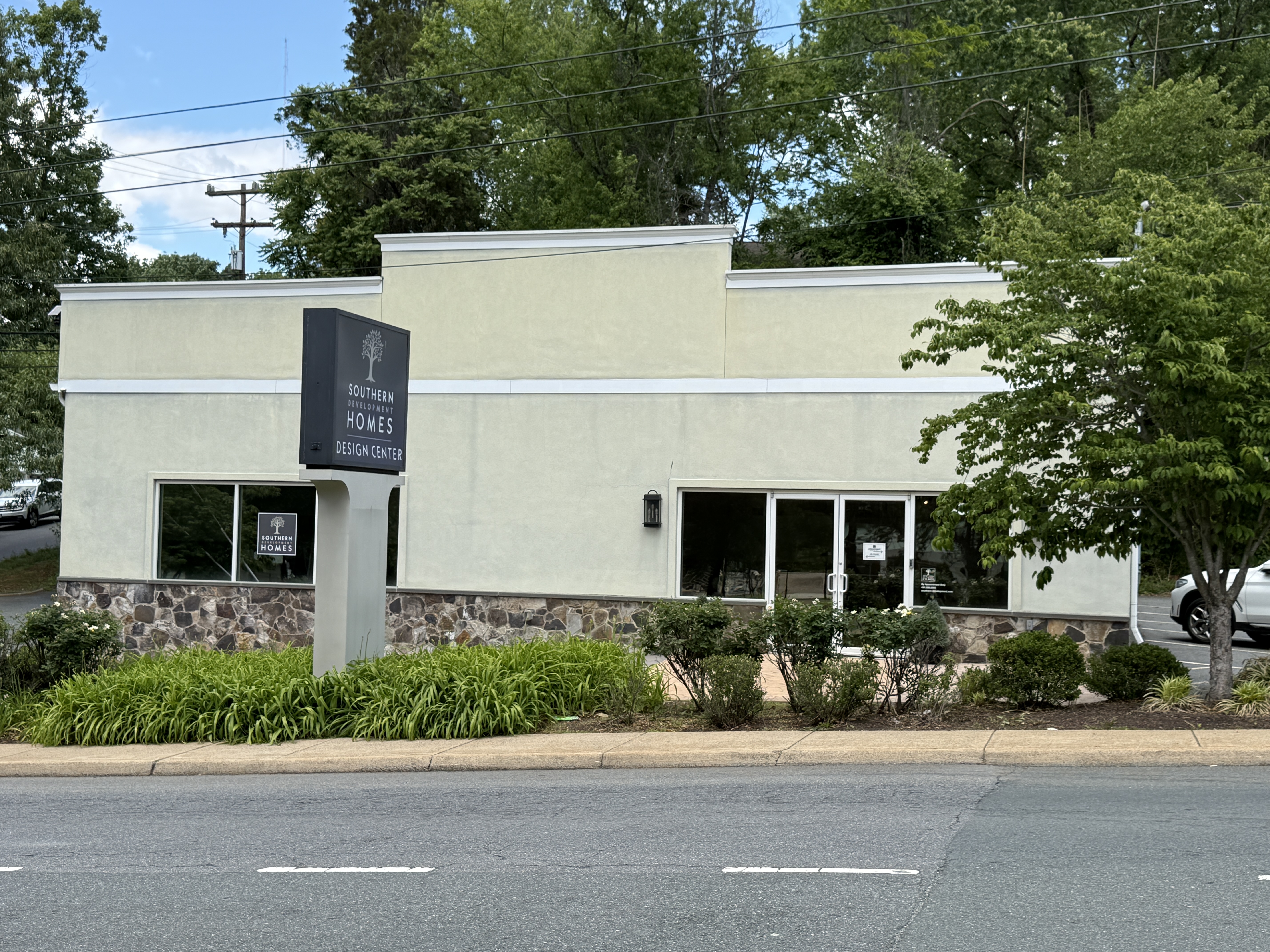 435 Cherry Ave image