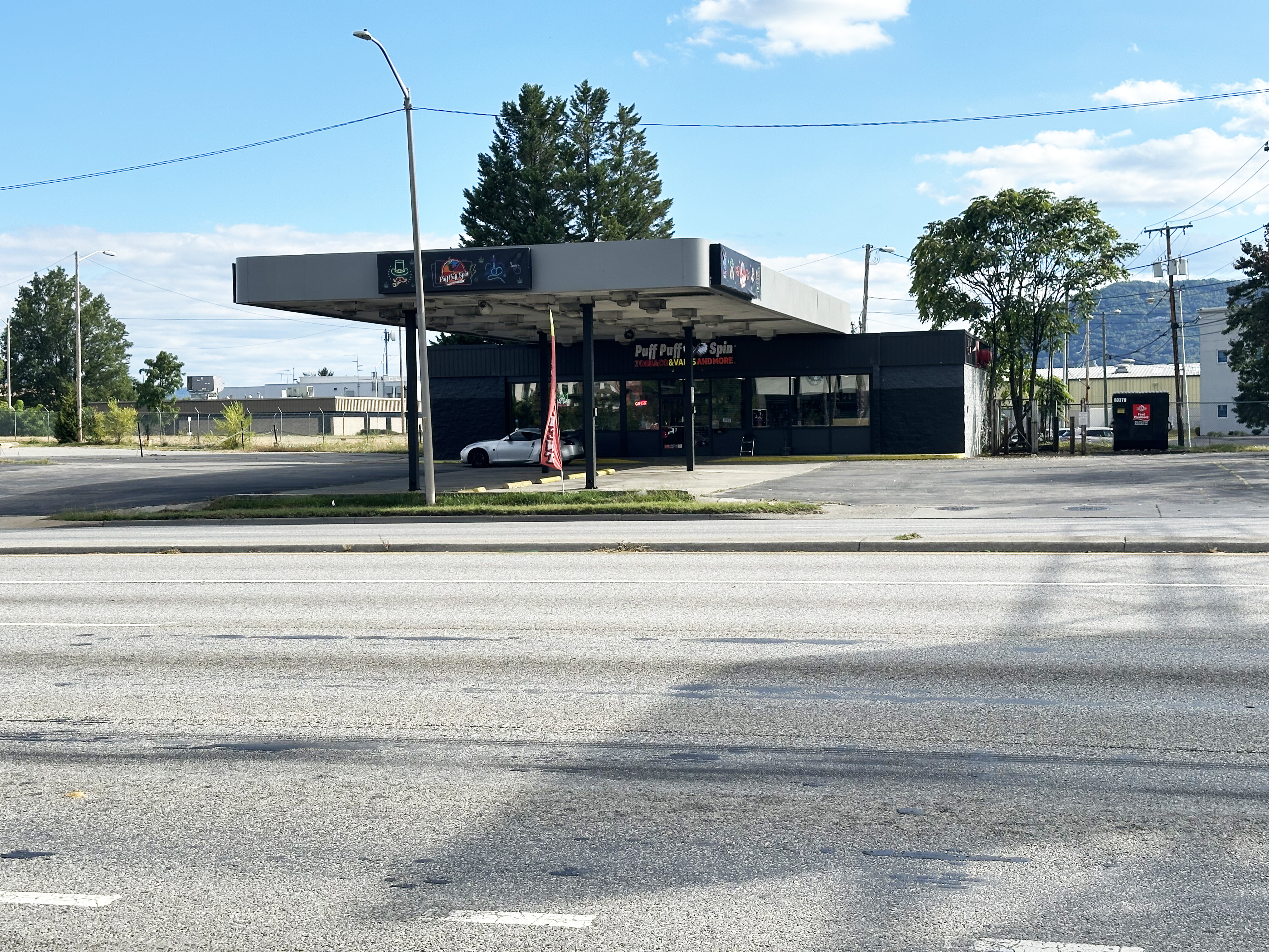 525 Orange Ave image